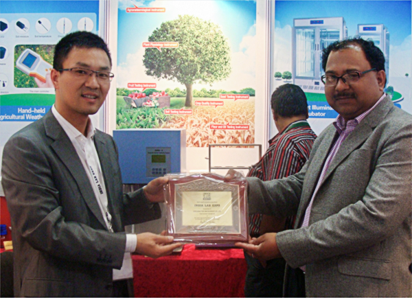 托普云農(nóng)與海外公司高層、技術(shù)研發(fā)人員進(jìn)行交流合作