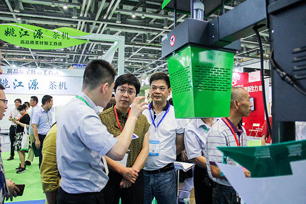 風吸式茶園殺蟲燈成現(xiàn)場新寵