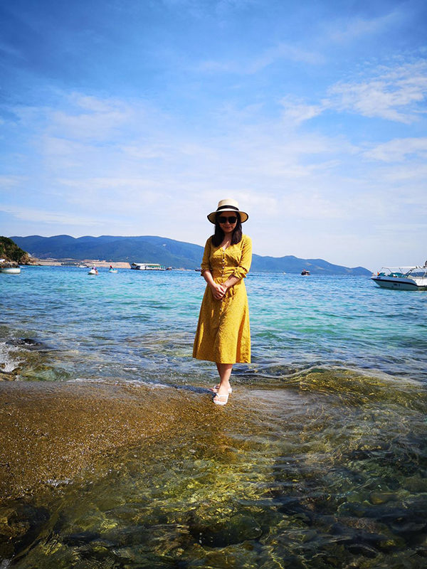 李副官，三分鐘之內(nèi)我要這小姐姐的所有信息